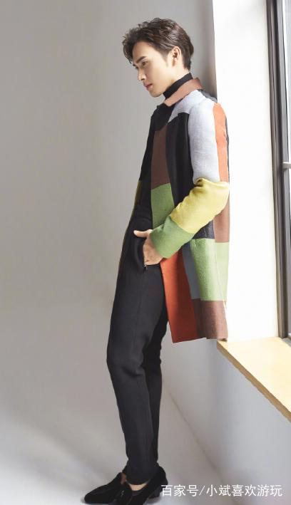 张彬彬:优雅帅气,眼神深情迷人