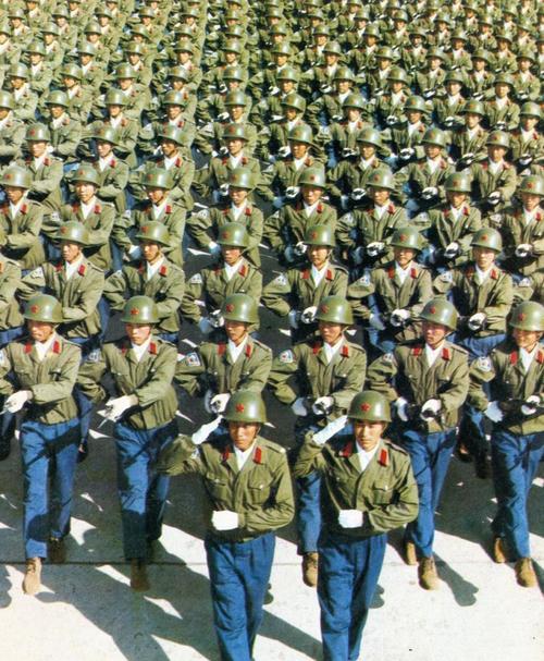 八十年代解放军阵容