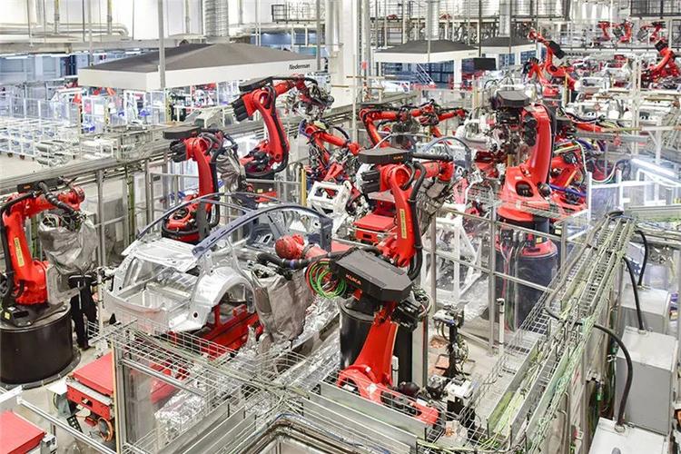 何谓超级探访特斯拉上海超级工厂讲述不一样的汽车制造知识