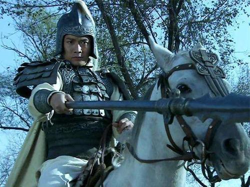 三国的顶尖高手不是赵云是刘备的贴身护卫诸葛亮不敢指挥他