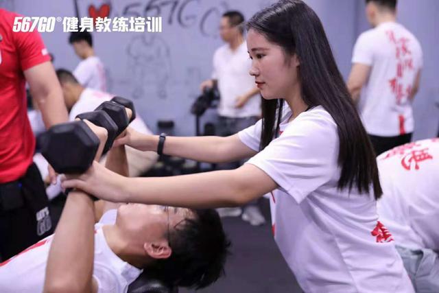 健身教练给增肌小伙伴的4大建议