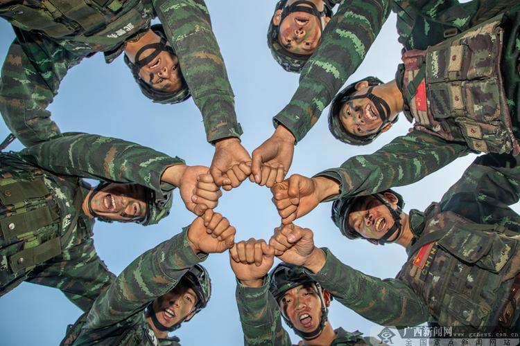 南宁练为战武警特战队员飞檐走壁锤炼硬功17