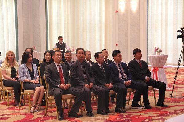 他称,中国新疆华凌集团作为格鲁吉亚最大的外国投资者,在格经济与可