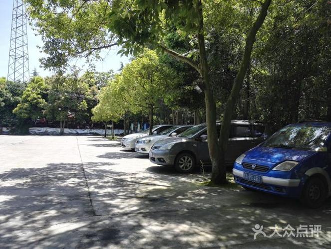 西御园乡村酒店老成灌路店停车场图片 - 第2张