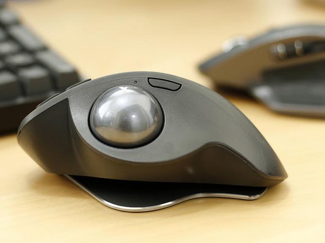 罗技mxergo无线轨迹球滚动新世界