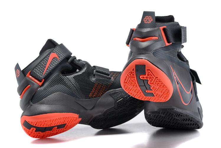 nike 篮球鞋 2016新款 詹姆斯士兵 9代 灰红款 40-46码