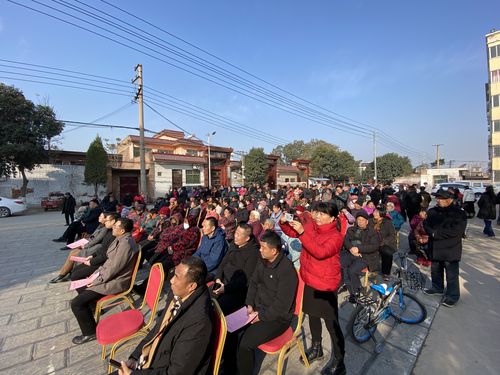 "巩义新时代文明实践文艺赋能乡村"志愿服务活动在羽林庄村举行