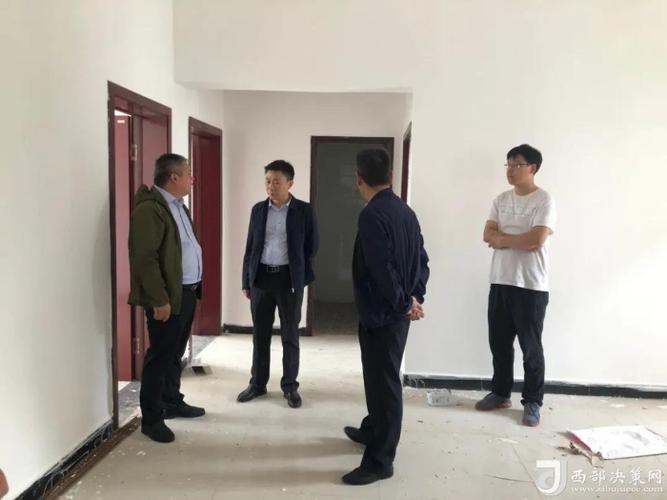 潼关县县委常委,纪委书记李刚,县委常委副县长李建军一行深入城关街道
