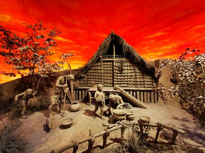 参观河姆渡遗址博物馆.