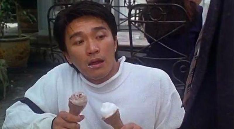 《情圣》,《唐伯虎点秋香》等,充分展示了他夸张,搞笑的无厘头式的"流