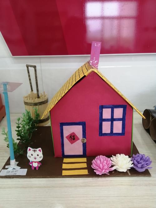 移民小学举行"心灵手巧 创意无限"学生环保手工作品展