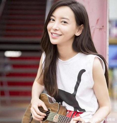 美女歌手"于文文"在线求助网友,网友:全力而为!