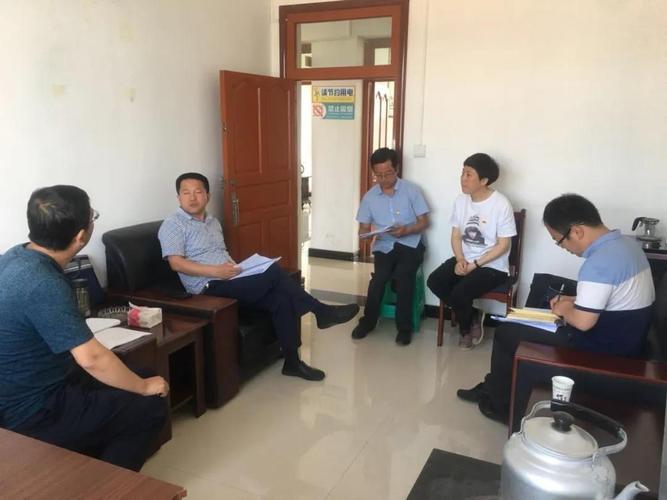 县委常委组织部部长王永成深入武阳镇调研指导社区党建工作