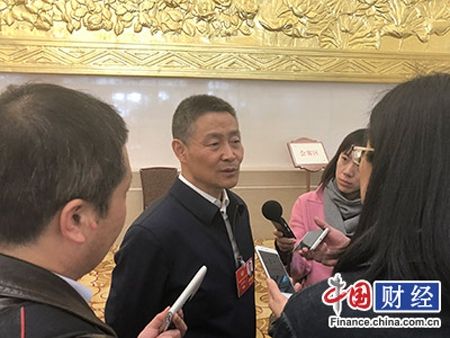 全国政协委员,哈尔滨电气集团董事长斯泽夫 胡爱善/摄中国网财经3月4
