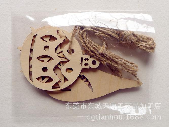 厂家激光雕刻加工圣诞树挂件 木质工艺品激光切割加工