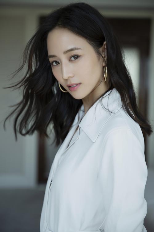 2002年,张钧甯参演个人出道作品《流星花园Ⅱ》.