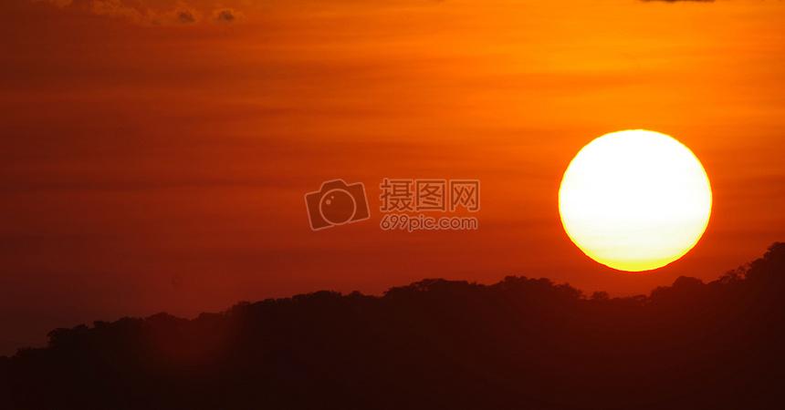 火红的太阳缓缓地从地平线升起来图片素材_免费下载