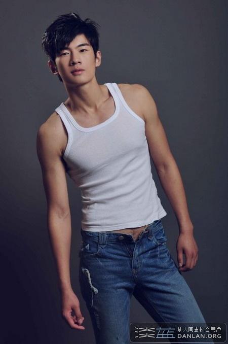 90后最具潜质帅男模鞠鹏志