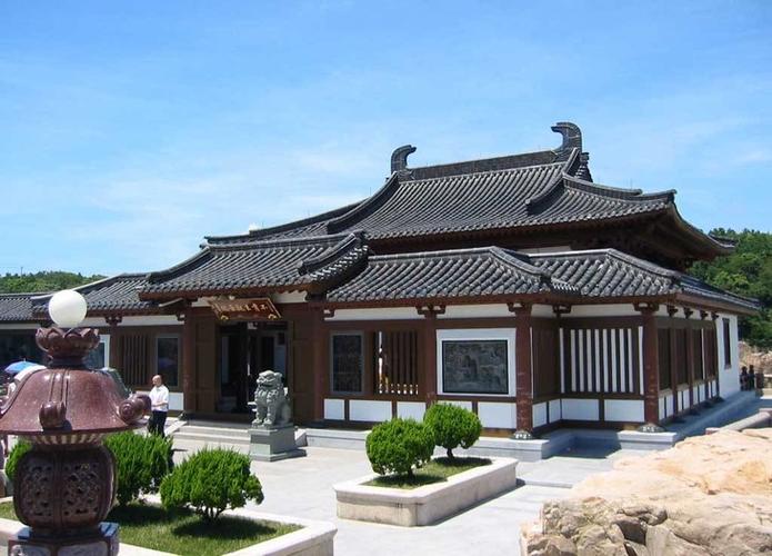 寺】至今仍保持着与日本东大寺相似的唐宋宫殿式建筑壮严肃穆的风格