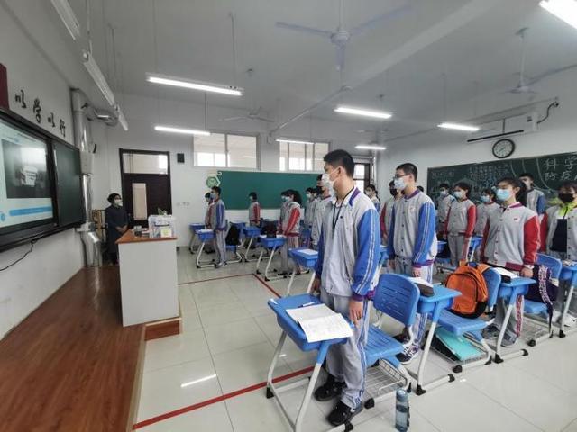 "宁愿没学上,也不上技校",三年后的差距,高中生都羡慕