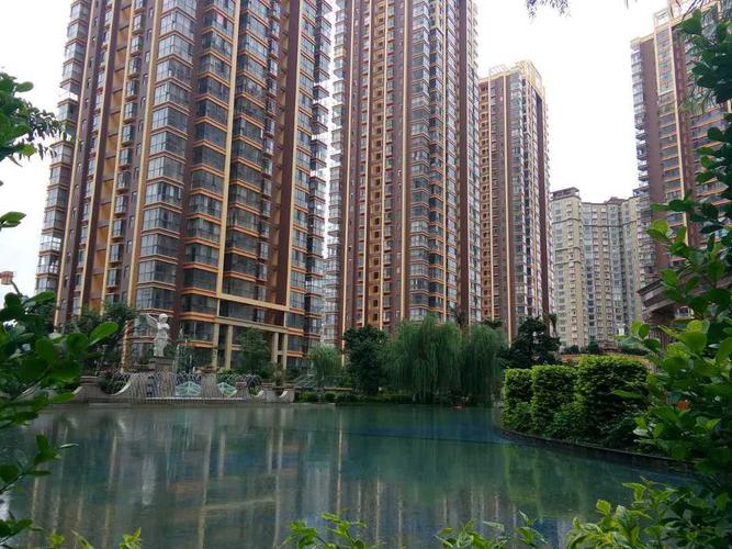 人工湖附近的塞纳公馆二室的景观房期待你购买