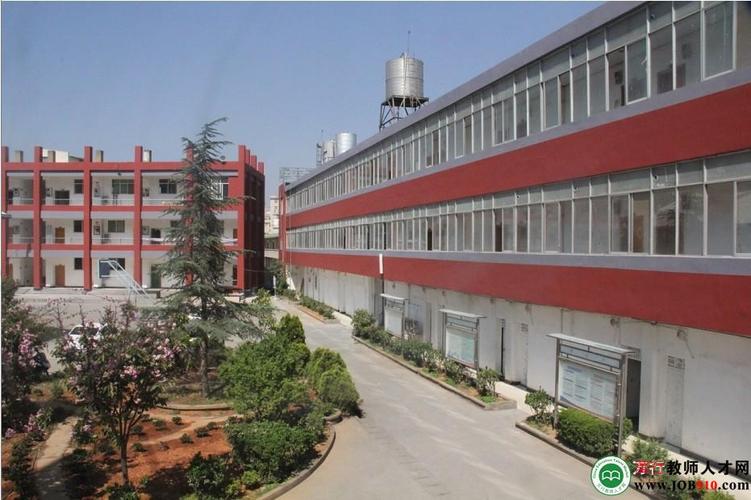 昆明市官渡区艺卓中学