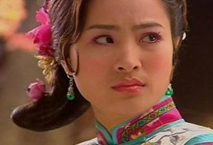 当初小编看《小李飞刀》的时候,觉得林仙儿难看无比,不过郑佳欣的