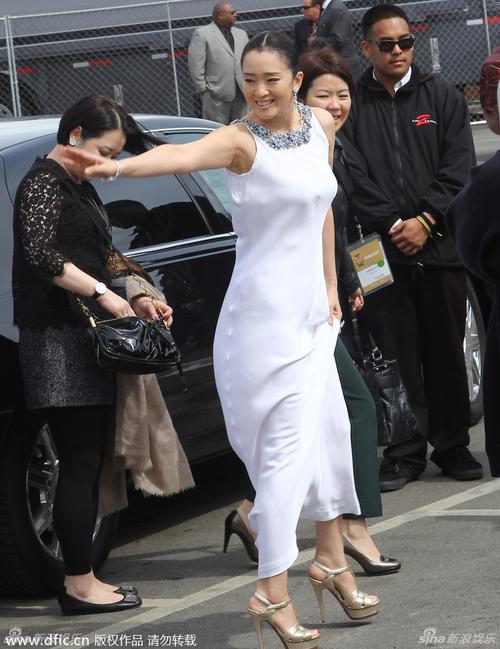 49岁巩俐生日美图秀 招牌挥手pose大集合