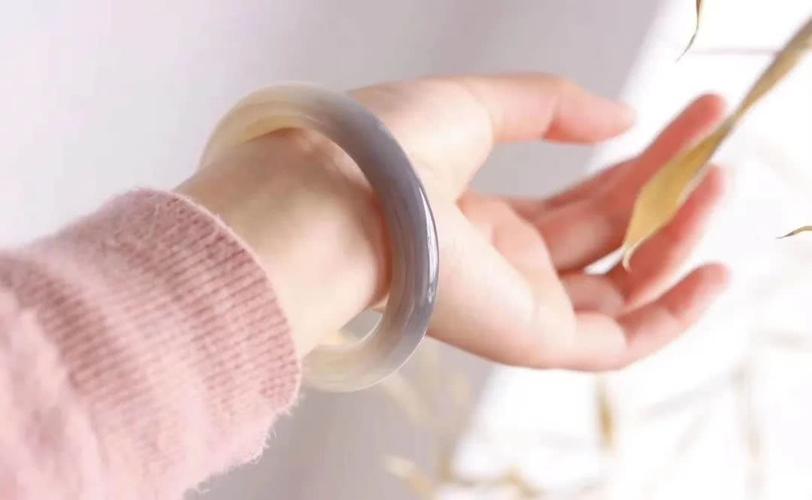 腕间风情,手上财富——最全和田玉手镯知识