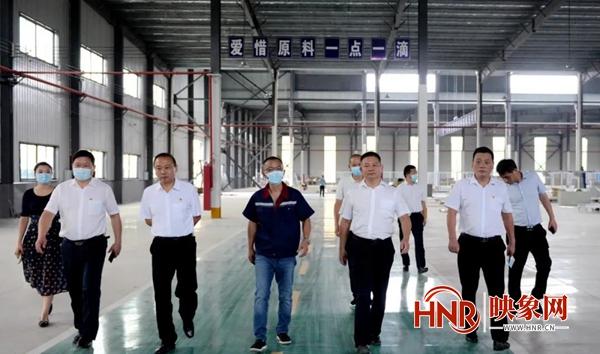 李勇等一行深入新蔡县企业调研指导工作