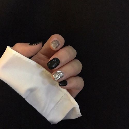 6款高冷系黑色美甲款式,让你做不一样的女神!