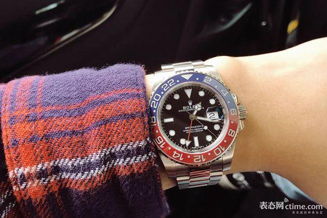 因为饭后散步口渴,买了一块劳力士白金可乐圈gmt