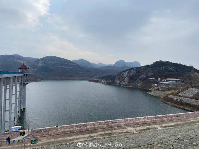 人想必也都去过 夏日的小南海热闹非凡 可能还有小伙伴儿在小南海水库