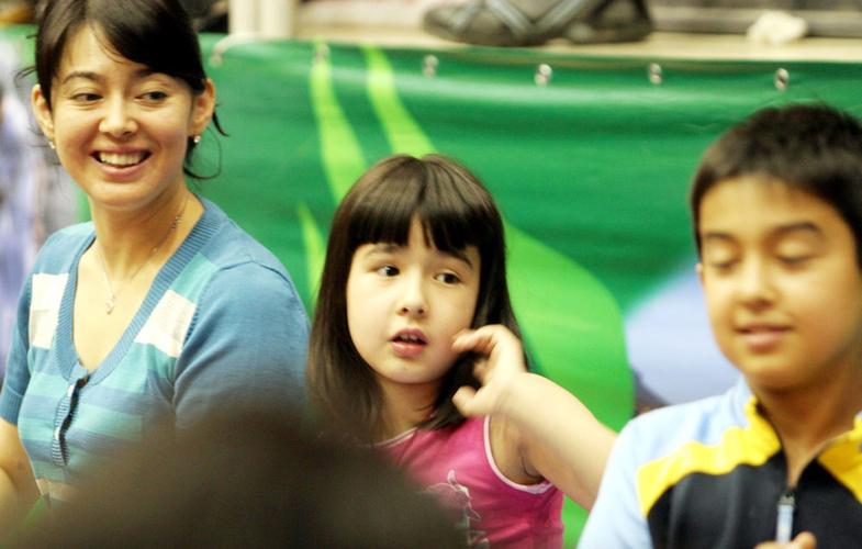 阿的江女儿长大萌娃变女神 面容清纯如玉女