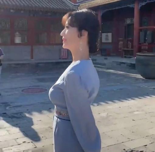 即便上了一点年纪之后,依然还是风韵犹存的状态,这样的女人也是相当