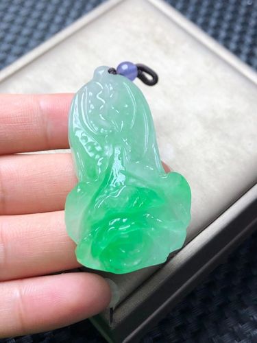 缅甸翡翠白底绿冰糯种白菜吊坠阳绿漂花漂绿百财来聚玉挂件旺财