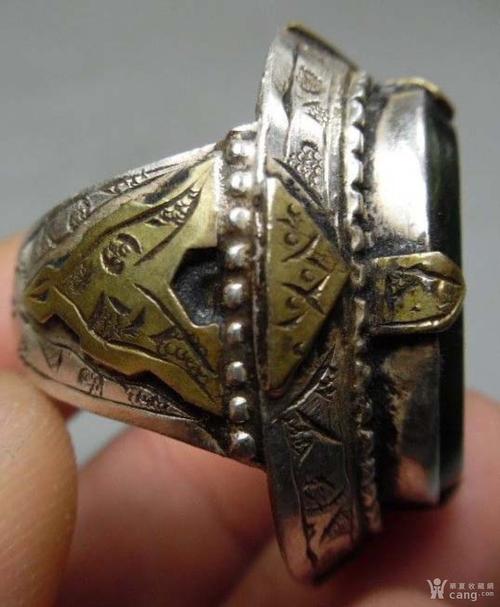 古代罗马帝国贵族佩戴的错金人物碧玉银戒指