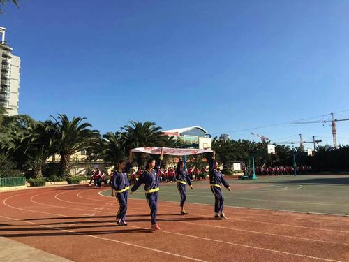 昆明铁路五中第三十六届田径运动会开幕侧记