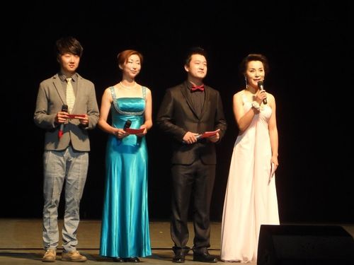 共青团丽江市委2013年五四表彰大会暨文艺汇演在丽江民