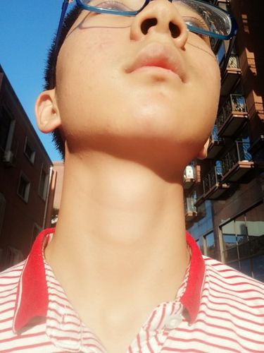 我的喉结大吗,今年13岁