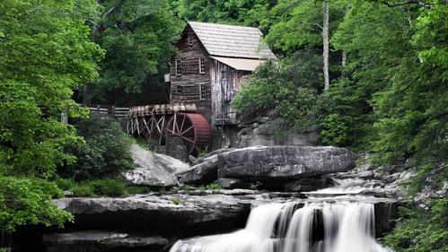 森林山水人家风景桌面壁纸