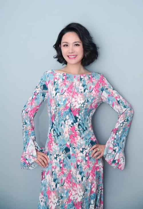 程莉莎的颜值素颜变老了,但是身材却一点没缩水,这比例真是绝了