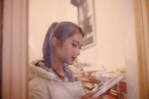 那个让下班路点赞18w的实习生, 是如何让1047主播都甘愿被拍在沙滩上.
