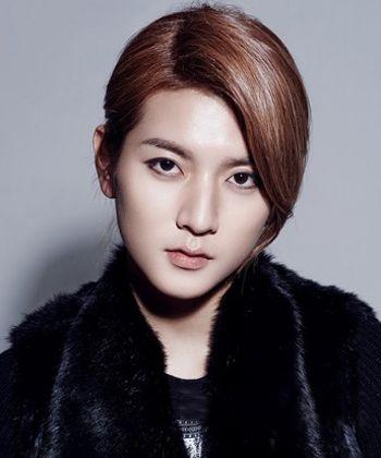 男生长发漂染发型 男生挑染长头发照片