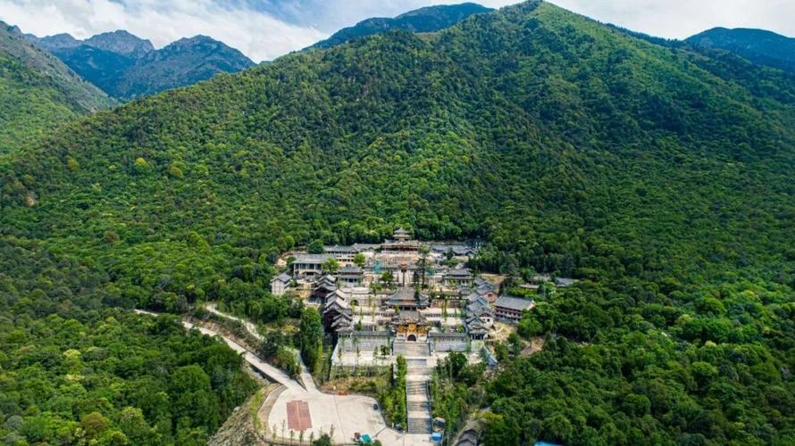 "精品旅游"冕宁正坚持全域旅游,精品旅游理念,做优彝海,灵山,航天小镇