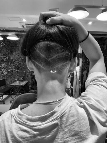 半剃头的我_酷女孩_女生半剃头_时尚_发型