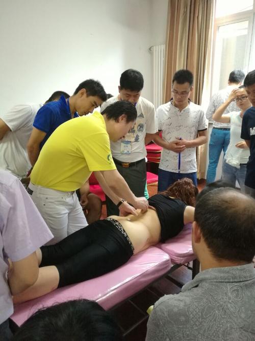 北京一康超微针刀培训-胡超伟 在超微针刀人眼里,解决
