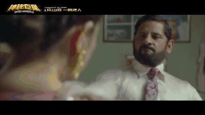 以致于离场的时候,我听到一位男观众对他的伙伴如此说道:  "我都不