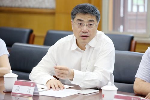 张政介绍了《光明日报》的基本情况和未来发展规划,并感谢北京大学
