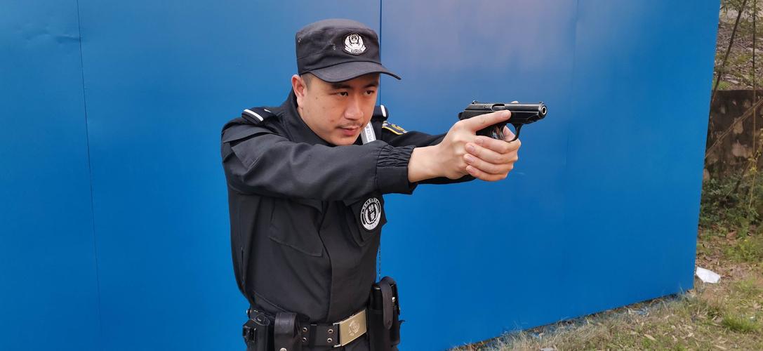 实战练精兵 淬火铸利剑——怀化公安处特警支队开展实战大练兵活动